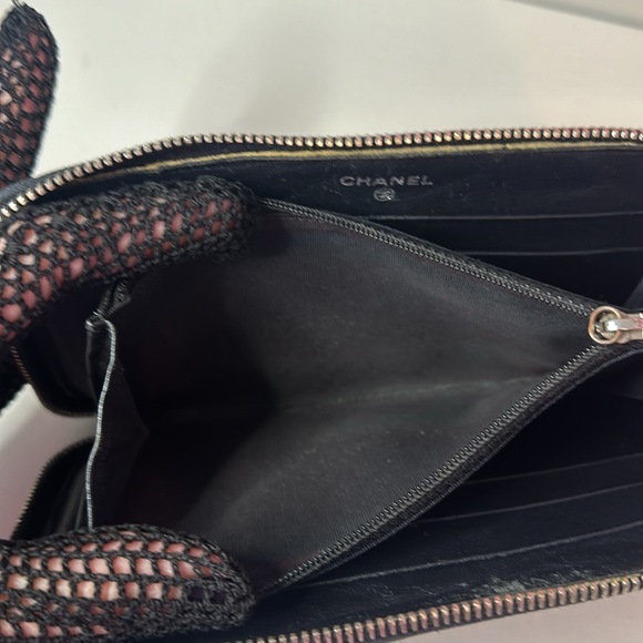 Chanel Black Patent Leather Quilted Zip Around Wallet - Picture 16 of 16